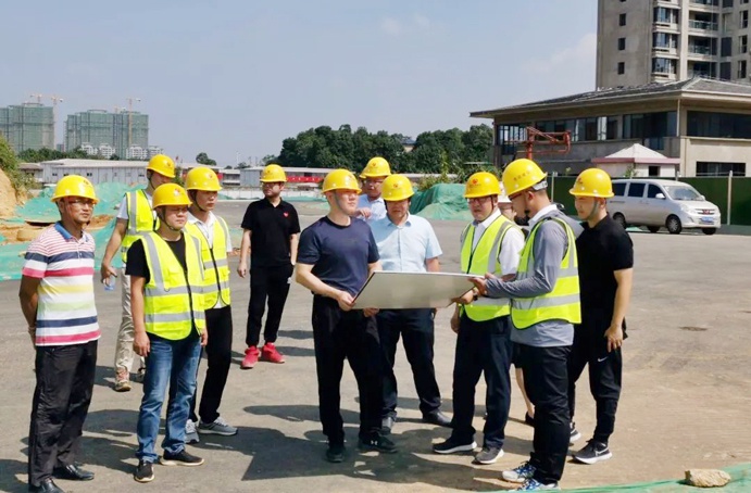 南昌市政建設(shè)集團(tuán)深入基層看望國慶假期堅守工作崗位一線員工6911.jpg