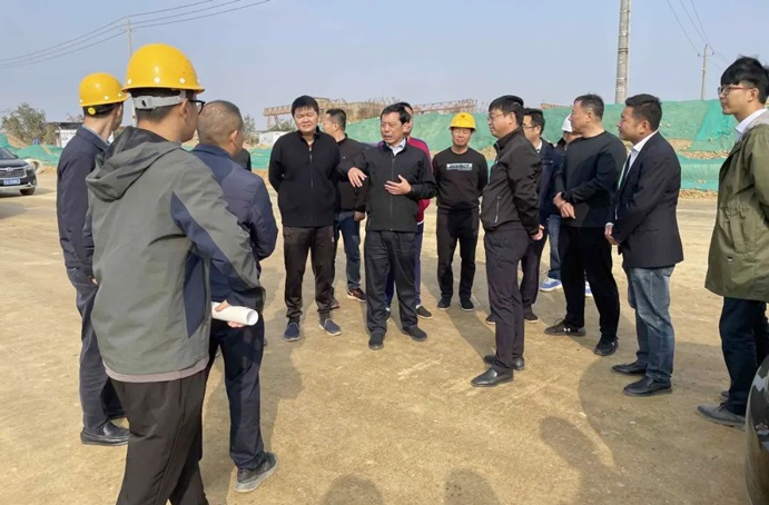 市政公用集團萬義輝深入朱橋東路綜合管廊及基礎(chǔ)設(shè)施建設(shè)工程、昌東三路道路建設(shè)工程檢查指導(dǎo)