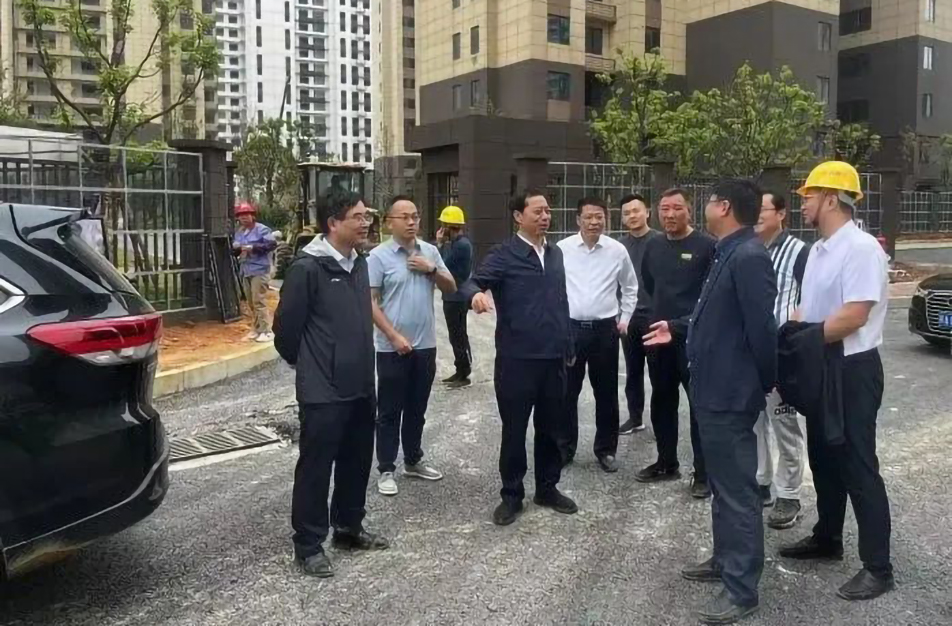 萬義輝到秦坊安置房、杭州路項(xiàng)目調(diào)研