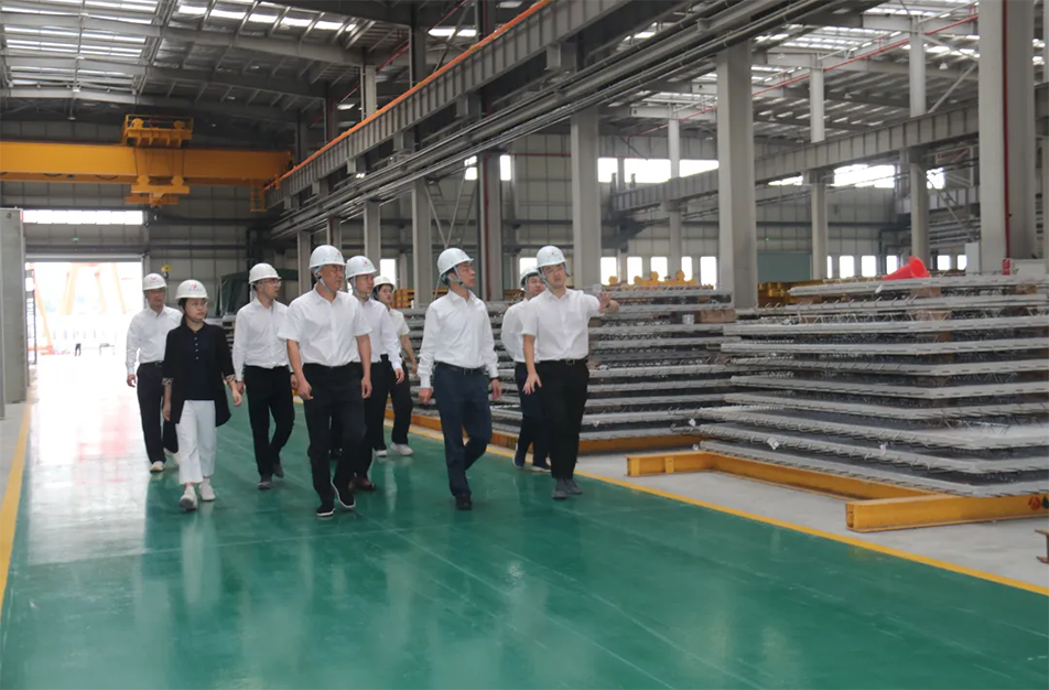 市政公用集團黨委書記、董事長萬義輝到市政綠色建材科技產(chǎn)業(yè)園調(diào)研指導(dǎo)投產(chǎn)前工作 市政公用集團黨委書記、董事長萬義輝到市政綠色建材科技產(chǎn)業(yè)園調(diào)研指導(dǎo)投產(chǎn)前工作